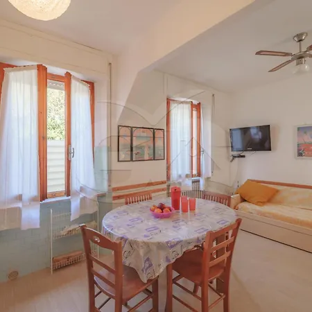 Apartament Nella *